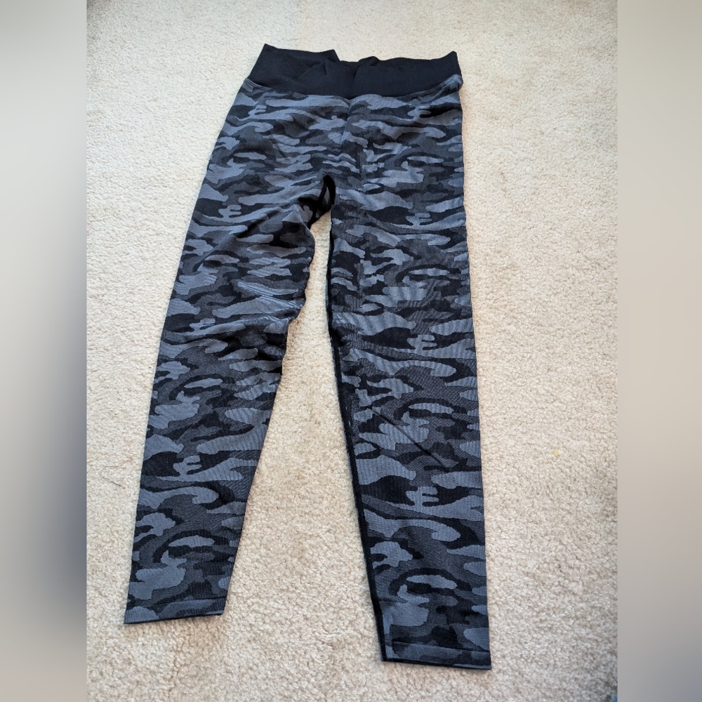 VS Pink athletic leggings